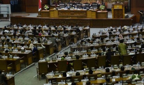  Sidang paripurna penetapan komisi DPR di ruang sidang Nusantara II gedung parlemen Senayan, Jakarta Pusat, Kamis (16/10).  (Republika/Agung Supriyanto)