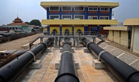   Kawasan Pompa Air waduk Pluit, Jakarta Utara, Senin (24/11).  (Republika/ Tahta Aidilla)