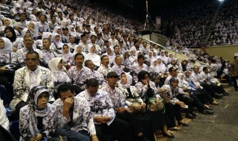   Puncak Peringatan Hari Guru Nasional 2014 dan Hari Ulang Tahun ke-69 Persatuan Guru Republik Indonesia (PGRI) di Istora Senayan Jakarta, Kamis (27/11).  (Republika/Niken)