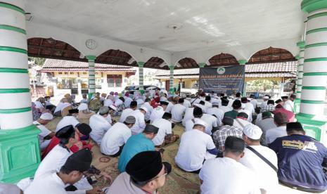 150 peziarah mengikuti rangkaian kegiatan Ziarah Wali Enam. 