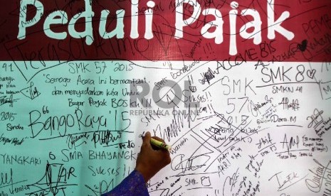 Kampanye Generasi Muda Pedupi Pajak di Kantor Pelayanan Pajak (KPP) Pratama Pasar Minggu, Jakarta Selatan.