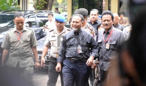   Wakil Ketua KPK Bambang Widjojanto (BW) mendatangi Bareskrim, Mabes Polri, Jakarta, Selasa (3/2).   (Republika/Wihdan)