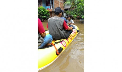 Sigab Daarul Qur’an Bantu Korban Banjir di Petogogan.