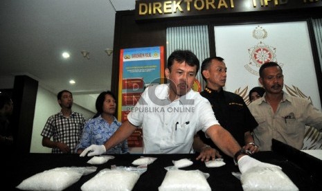  Rilis sindikat narkoba Freddy Budiman di kantor Direktorat Narkoba Bareskrim Polri, Cawang, Jakarta Timur, Selasa (21/4). (Republika/Rakhmawaty La'lang)