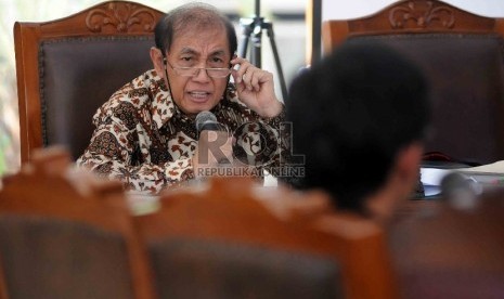 Mantan Dirjen Pajak Hadi Poernomo dalam sidang praperadilan di PN Jakarta Selatan, Jumat (22/5). (Republika/Agung Supriyanto)