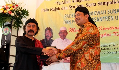  Wakil Ketua MPR RI Mahyudin, ST, MM menghadiri acara peringatan Isra Mi'raj dan menyambut Ramadhan 1436 H di Pesantren Ummul Qura, Pondok Cabe, Tangerang Selatan, Ahad (14/6). (foto : MgROL_39)