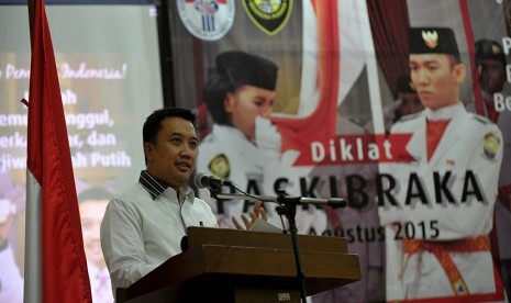 Menpora Imam Nahrawi saat membuka Pelatihan Paskibraka 2015 di Wisma Soegondo, PP-PON Cibubur, Jakarta Timur, Rabu (29/7) malam.  (foto : dok. Kemenpora)