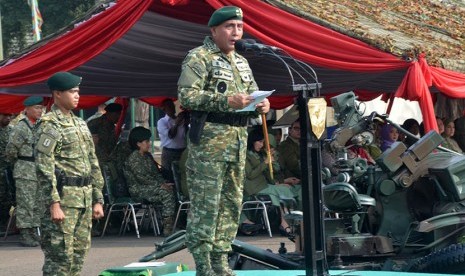  Panglima Kostrad Letjen TNI Edy Rahmayadi.