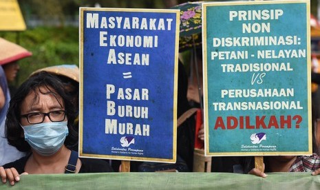  Sejumlah wanita menggelar aksi unjuk rasa memperingati Hari Pergerakan Perempuan Indonesia di Jakarta, Selasa (22/12).  (Antara/Akbar Nugroho Gumay)