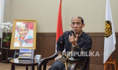 Mantan Wakil Menteri Energi Sumberdaya Mineral (ESDM) Arcandra Tahar resmi menjabat komisaris utama PT PGN.