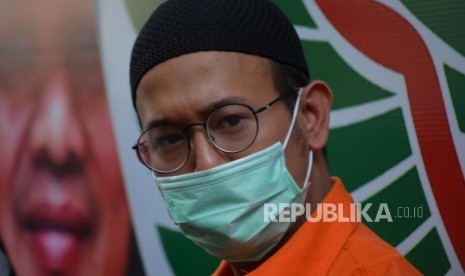 Artis Rifat Umar alias RU tersangka kasus narkoba dan Rizki Ramadhan alias RR saat konferensi pers terkait ungkap kasus narkoba di Direktorat Narkoba Polda Metro Jaya, Jakarta, Jumat (4/10/2019).