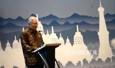 Pembukaan ANPRC 2019. Menteri Perdagangan Enggartiasto Lukita menyampaikan sambutan pada pembukaan konferensi Association of Natural Rubber Producing Countries (ANRPC) 2019 di Yogyakarta, Senin (7/10/2019).