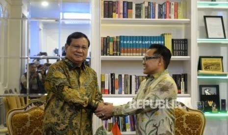 Sabuk Keamanan Bangsa. Ketum PKB Muhaimin Iskandar (kanan) menerima kedatangan Ketum Gerindra Prabowo Subianto di DPP PKB, Jakarta, Senin (14/10/2019).