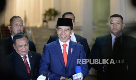 Pengumuman Kabinet. Presiden Joko Widodo menjawab pertanyaan wartawan usai pelantikan Presiden di Istana Merdeka, Jakarta, Ahad (20/10/2019).