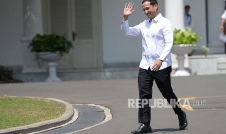 Nadiem Dipanggil Presiden Joko Widodo. Founder Gojek Nadiem Makarim dipanggil Presiden Joko Widodo di Istana Kepresidenan, Jakarta, Senin (21/10).