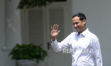 Nadiem Dipanggil Presiden Joko Widodo. Founder Gojek Nadiem Makarim dipanggil Presiden Joko Widodo di Istana Kepresidenan, Jakarta, Senin (21/10).