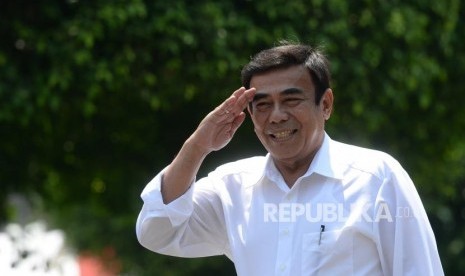 Diundang Ke Istana Kepresidenan. Purnawirawan TNI Fachrul Razi  tiba di Istana Kepresidenan untuk bertemu Presiden Joko Widodo, Jakarta, Selasa(22/10).