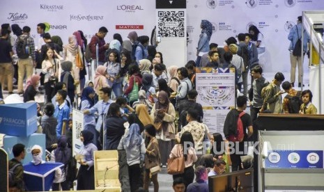 Pencari kerja memadati area ITB Integrated Career Days 2019 di Gedung Sasana Budaya Ganesha (Sabuga) ITB, Kota Bandung, Ahad (27/10).