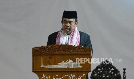 Menteri Agama Fachrul Razi menjadi khatib shalat jumat di Masjid Istiqlal, Jakarta, Jumat (1/11).