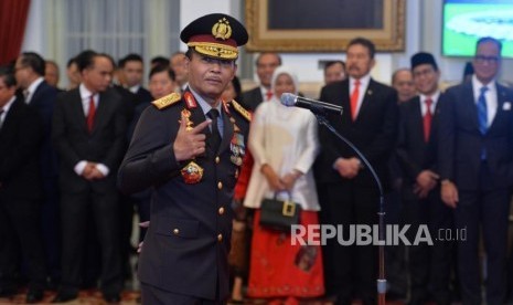 Kapolri Jenderal Polisi Idham Aziz saat dilantik Presiden Joko Widodo di Istana Merdeka, Jakarta, Jumat (1/11).