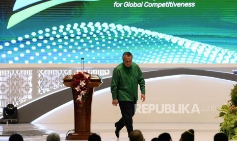 ISEF 2019: Gubernur Bank Indonesia (BI) Perry Warjiyo usai memberikan sambutan pada pembukaan Indonesia Sharia Economic Festival (ISEF) ke-6 di Jakarta Convention Center,Senayan, Rabu (13/11).