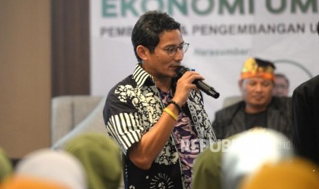 Jihad Ekonomi Umat. Pengusaha yang juga mantan calon wakil presiden RI, Sandiaga Uno menyampaikan paparan saat Seminar Jihad Ekonomi Umat di Yogyakarta, Kamis (14/11).