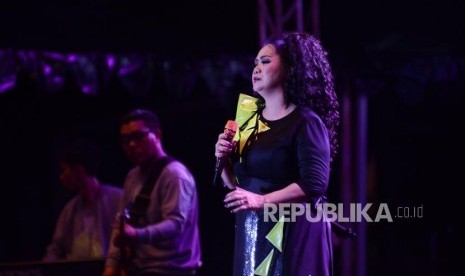 Penyanyi Vina Panduwinata. Penampilan Vina menutup gelaran Java Jazz 2022 hari pertama, Jumat (27/5/2022). 