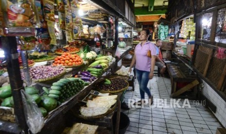 Pemerintah Kabupaten (Pemkab) Sleman, Daerah Istimewa Yogyakarta, pada 2020 akan melanjutkan revitalisasi pasar tradisional milik pemerintah setempat (Ilustrasi pasar tradisional)