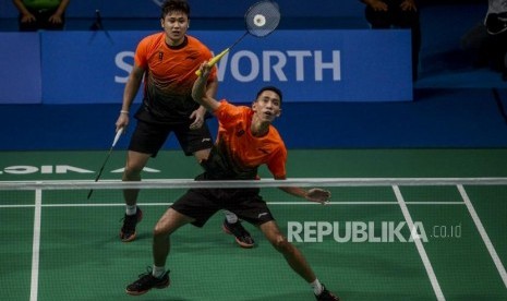 Pebulutangkis Indonesia Wahyu Nayaka Arya dan Ade Yusuf Santoso. Wahyu/Ade langsung tumbang pada babak pertama Malaysia Masters 2020.