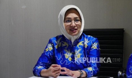 Wali Kota Tangerang Selatan, Airin Rachmi Diany. Pemerintah Kota Tangerang Selatan (Tangsel) sedang melakukan kajian untuk memutuskan Pembatasan Sosial Berskala Besar (PSBB) di Kota Tangsel.