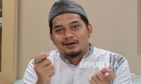 Ustaz Cholidi Asadil Alam