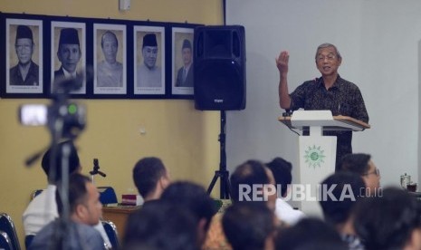 Busyro Muqoddas: Keadilan Hukum Harus ditegakkan. Foto:   Catatan Kritis 2019. Ketua Pimpinan Pusat Muhammadiyah Busyro Muqoddas menyampaikan paparan utama saat diskusi akhir tahun 2019 di PP Muhammadiyah, Yogyakarta, Senin (30/12).