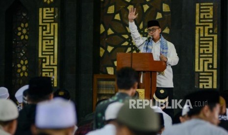 Ustad Bobby Herwibowo mengajak bersama-sama memberantas butu huruf Alquran di Indonesia  