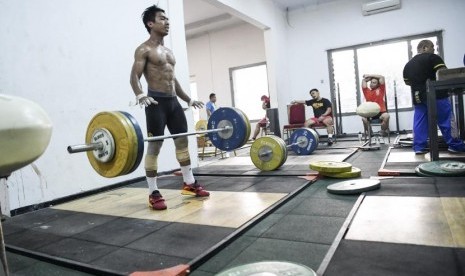 Pemusatan latihan nasional (pelatnas) angkat besi di Mess Kwini, Jakarta.