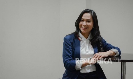 Presiden Direktur PT SCG Indonesia Pathama Sirikul berpose untuk Republika di sela-sela wawancara bincang bisnis di kantor Republika, Jalan Warung Buncit, Jakarta, Kamis (16/1).