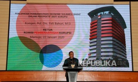 Ketua KPK Firli Bahuri memberikan sambutan di depan Porkopinda di Kantor Gubernur Sulawesi Barat, Mamuju, Sulawesi Barat, Rabu (22/1/2020).