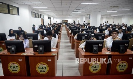 Peserta bersiap mengikuti Seleksi Kompetensi Dasar (SKD) berbasis Computer Assisted Test (CAT) (ilustrasi). Pemprov Lampung menyebut membutuhkan calon ASN yang melek teknologi