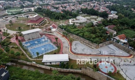 Foto udara suasana Alun-alun Kota Depok, Jawa Barat, Senin (27/1).