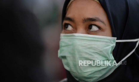 Penyebaran virus corona membuat penggunaan masker dianjurkan. 