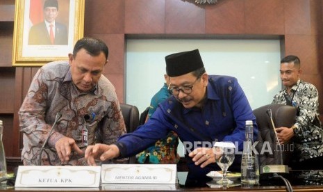  Kemenag dan KPK Perkuat Upaya Pencegahan Korupsi. Foto: Wakil Menteri Agama Zainut Tauhid saat menerima kunjungan Ketua KPK Firli Bahuri di Kantor Kementerian Agama, Jakarta, Selasa (28/1).