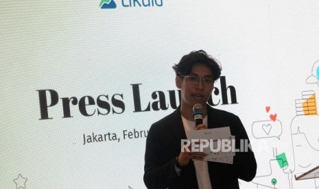 CEO Likuid Kenneth Tali memberikan sambutan pada acara peluncuran online paltform pendanaan dan investasi Crowdfunding di Jakarta, Kamis (6/2).