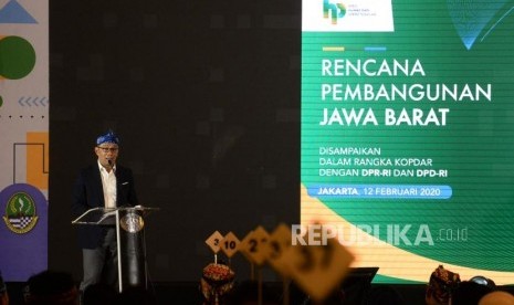 Gubernur Jawa Barat Ridwan Kamil memberikan sambutan pada acara Forum Silaturahmi Masyarakat Jawa Barat Tahun 2020 di Jakarta, Rabu (12/2).