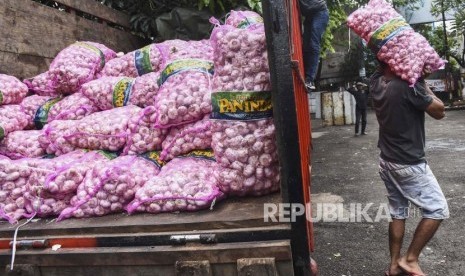 Pariaman Siapkan Satu Ton Bawang Putih untuk Operasi Pasar.