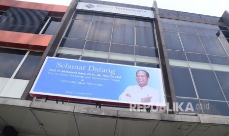 Klinik CTECH Lab Edwar Technologi milik Warsito Taruno di Tangerang Selatan, Senin, (11/1).  (foto : MgROL_54)