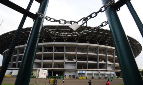 Warga berolahraga di Kawasan Stadion Utama Gelora Bung Karno (SUGBK), Jakarta, Rabu (2/3). (Antara/Wahyu Putro)