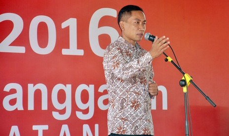  Bupati Batang, Yoyok Riyo Sudibyo memberikan sambutan pada pembukaan Festival Anggaran Kabupaten Batang 2016, di kompleks Pendopo Kabupaten Batang, Jawa Tengah, Ahad (13/3). (Republika/Bowo Pribadi)