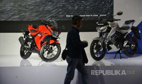 Suasana pameran Indonesia Motorcycle Show (IMoS) 2016 di Jakarta, Rabu (2/11).  (Republika/Yogi Ardhi)