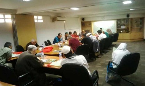 Republika menggelar kegiatan '30 Menit Lancar Baca Alquran' di Kantor Harian Republika, Jakarta, Sabtu (8/4).