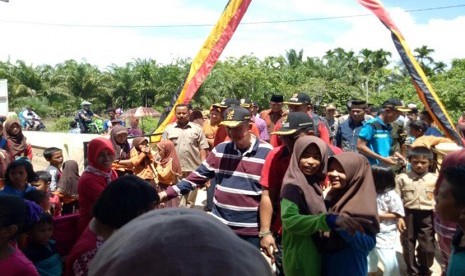 Wagub Sumbar Nasrul Abit kunjungi daerah tertinggal di Nagari Tiagan Kecamatan Kinali Pasaman Barat,  Sabtu (12/8).