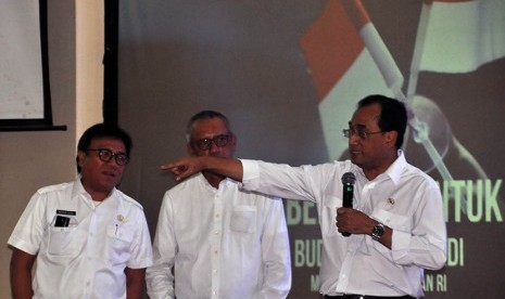 Menteri Perhubungan Budi Karya Sumadi memberikan kuliah umum d anberdialog dengan mahasiswa Universitas Sriwijaya (Unsri) di kampus Unsrri Bukit Lama, Sabtu (26/8).